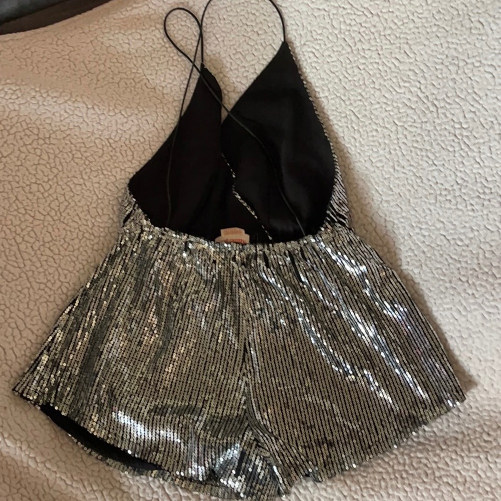 Shimmery romper - Picture 3 of 3